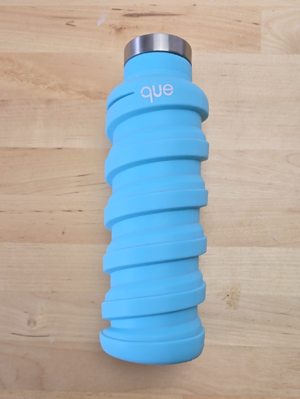 Que Bright Blue Collapsible Silicone Water Bottle with Stainless Cap